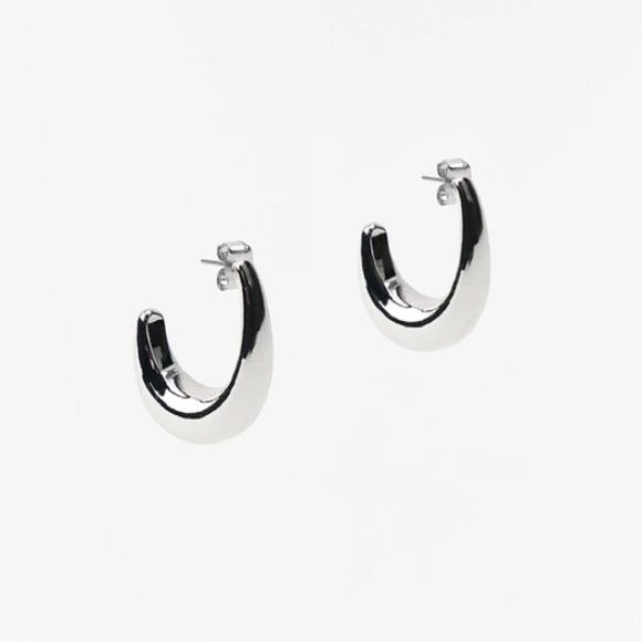NWT. Zara Silver Elegant Silver Hoop Earrings. - Picture 3 of 10